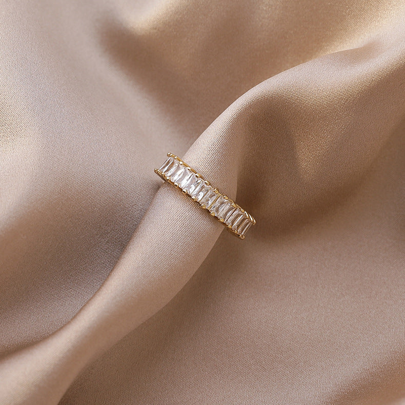 Nike’s Edge – Geometric Gleam