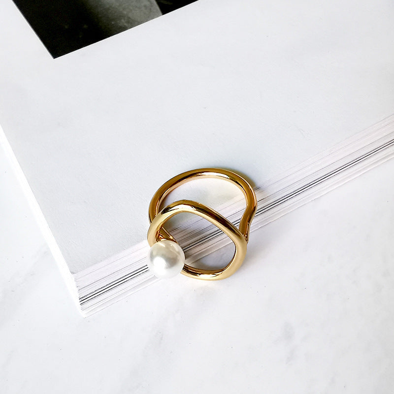 Aether’s Embrace – Sculptural Pearl