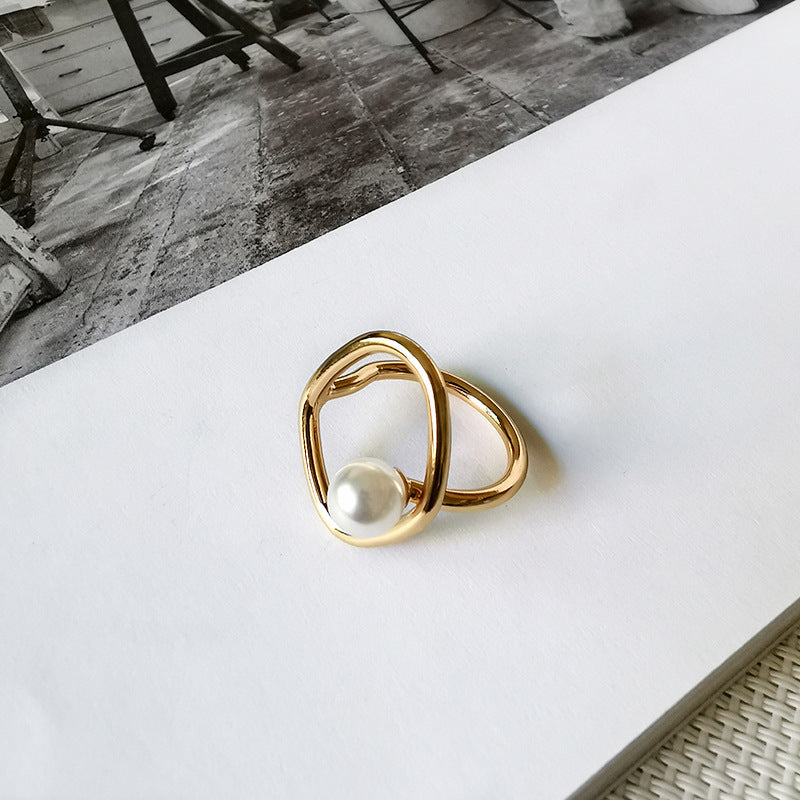 Aether’s Embrace – Sculptural Pearl